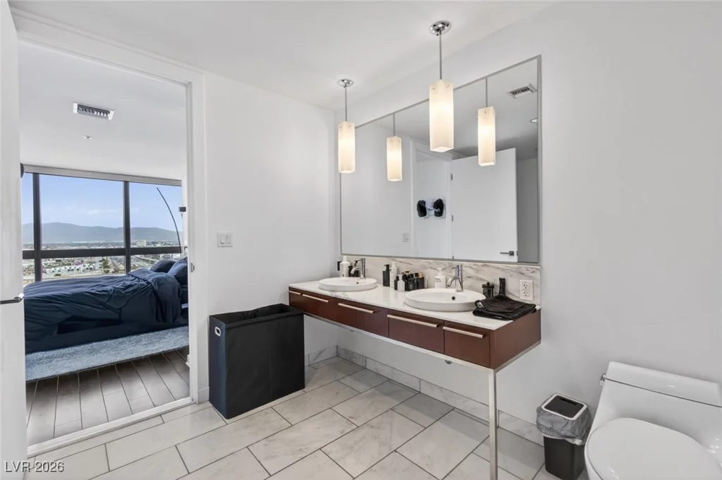 4471 Dean Martin, Las Vegas, NV 89103