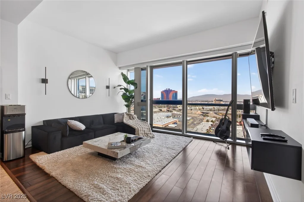 4471 Dean Martin, Las Vegas, NV 89103