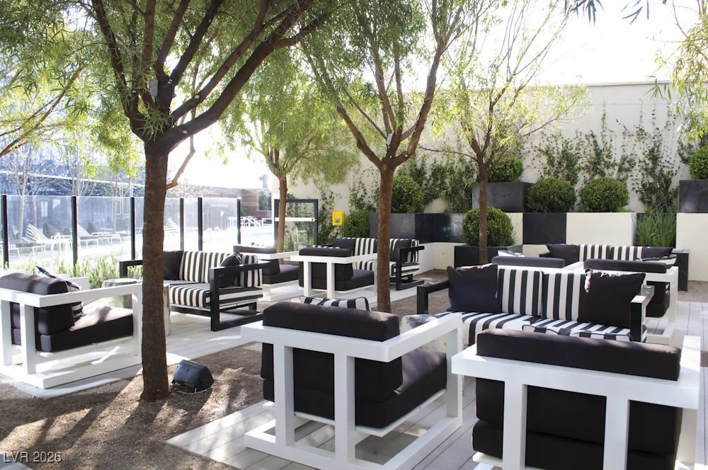 4471 Dean Martin, Las Vegas, NV 89103