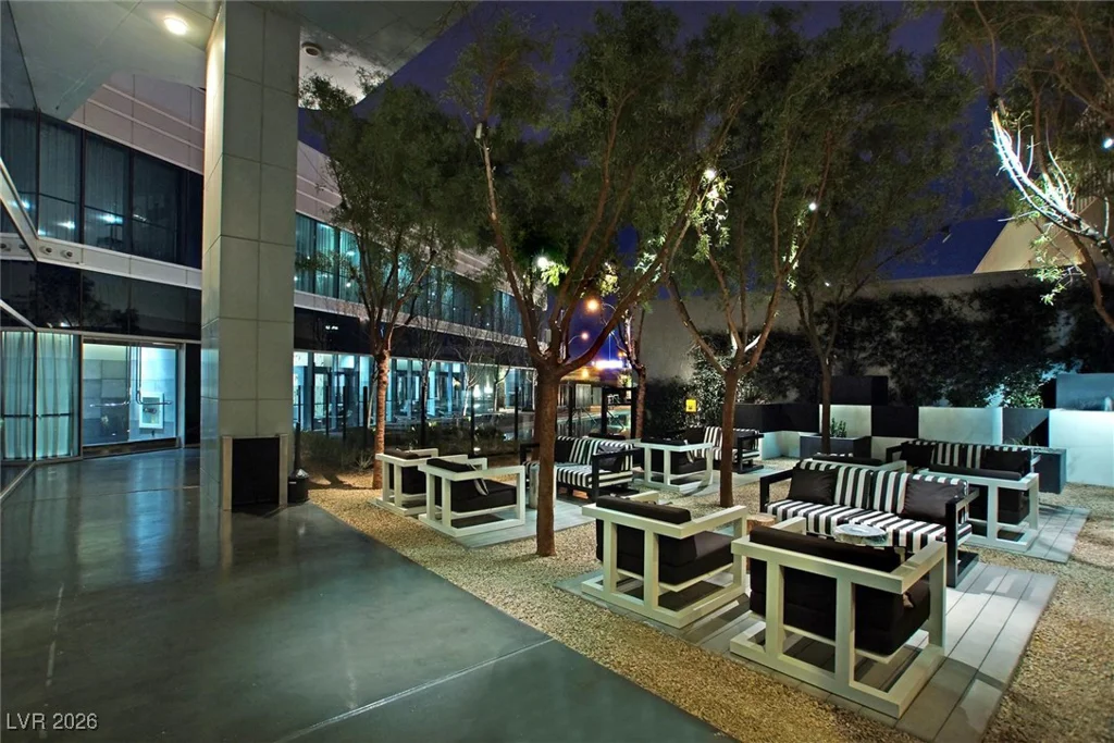 4471 Dean Martin, Las Vegas, NV 89103