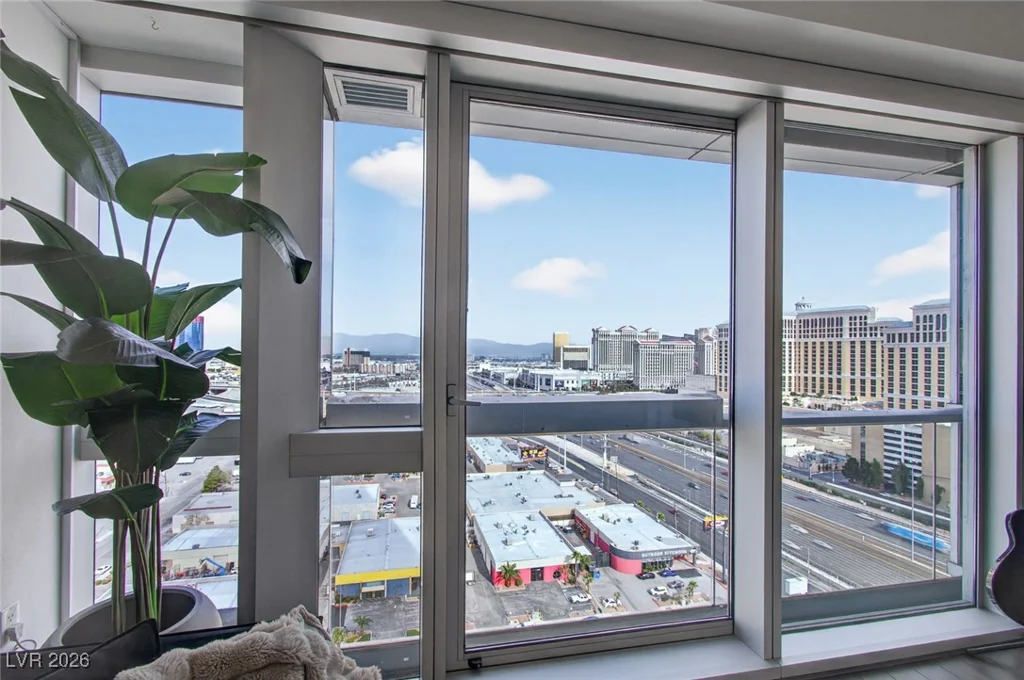 4471 Dean Martin, Las Vegas, NV 89103