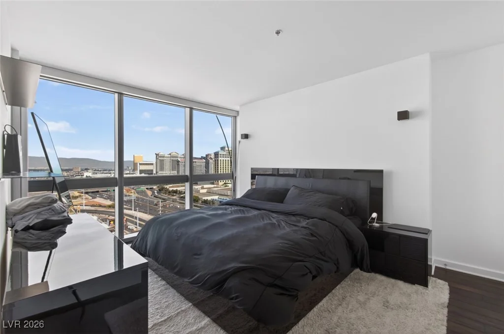 4471 Dean Martin, Las Vegas, NV 89103