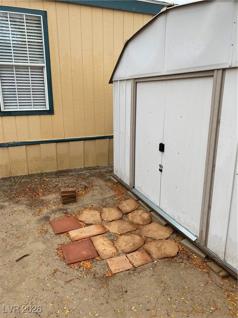 281 Ellendale, Pahrump, NV 89048