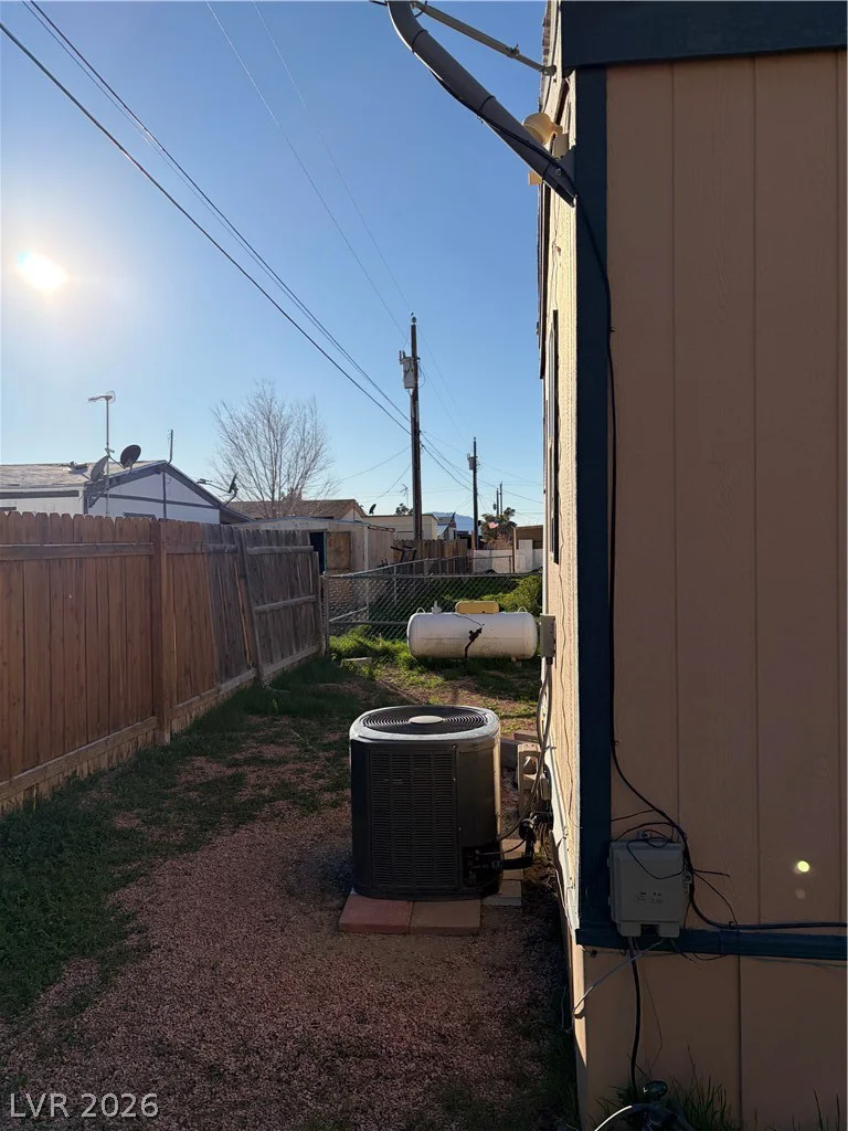 281 Ellendale, Pahrump, NV 89048