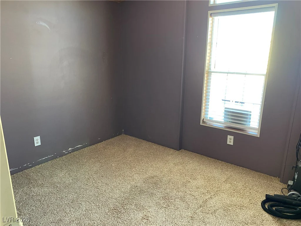 281 Ellendale, Pahrump, NV 89048