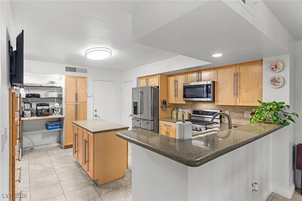 2608 Seashore, Las Vegas, NV 89128