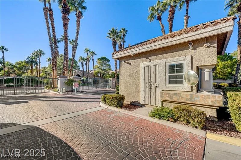 2608 Seashore, Las Vegas, NV 89128