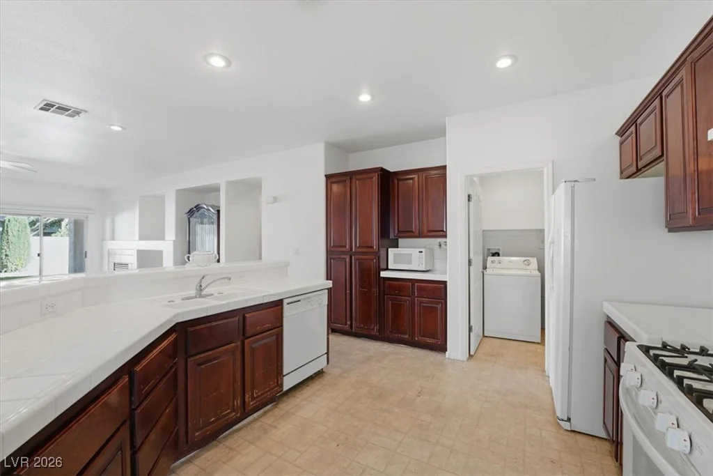 1340 Yeager, Las Vegas, NV 89123