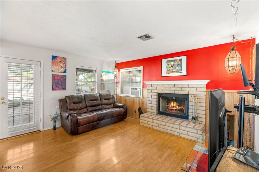 1542 Champagne, Las Vegas, NV 89119