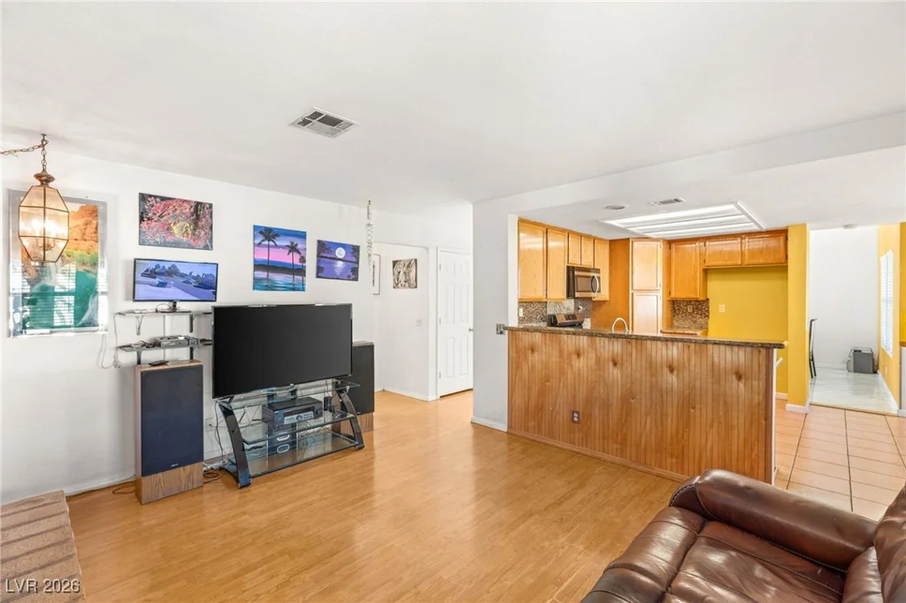 1542 Champagne, Las Vegas, NV 89119