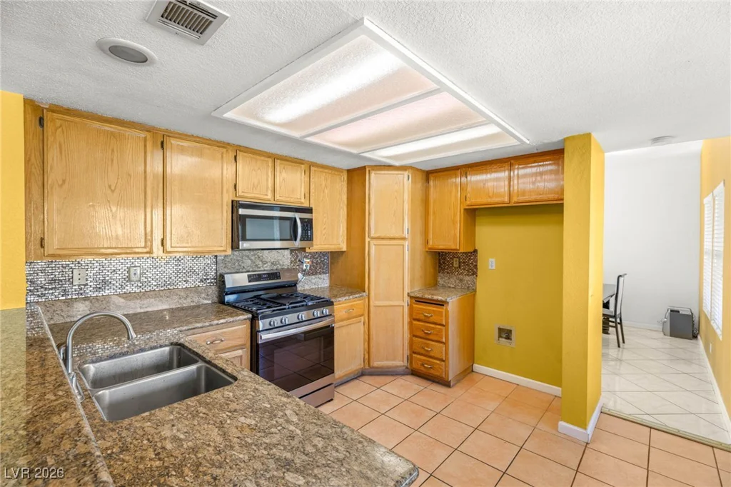 1542 Champagne, Las Vegas, NV 89119