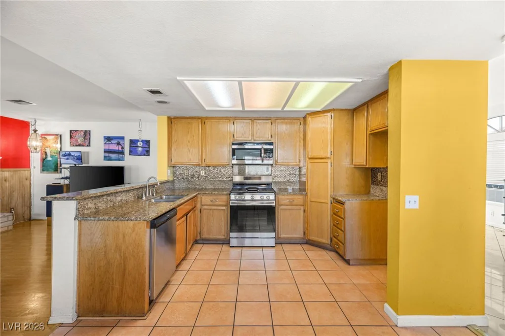 1542 Champagne, Las Vegas, NV 89119