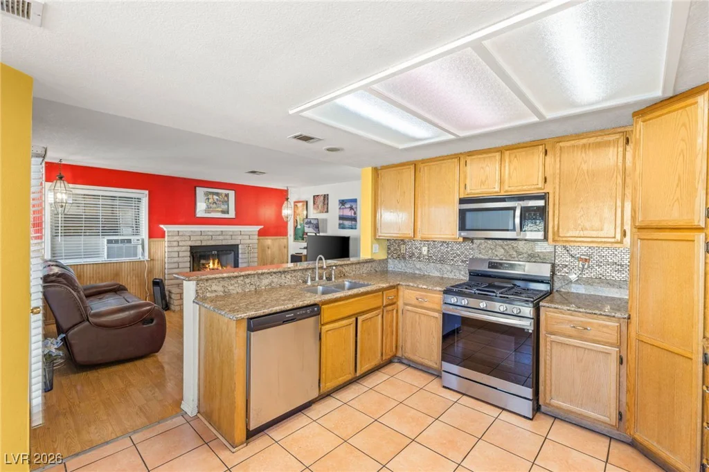 1542 Champagne, Las Vegas, NV 89119