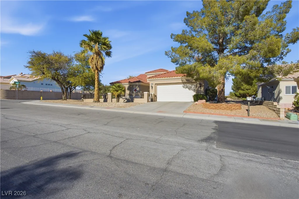 10008 Button Willow, Las Vegas, NV 89134
