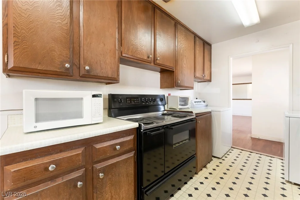 3091 Oxford, Las Vegas, NV 89121