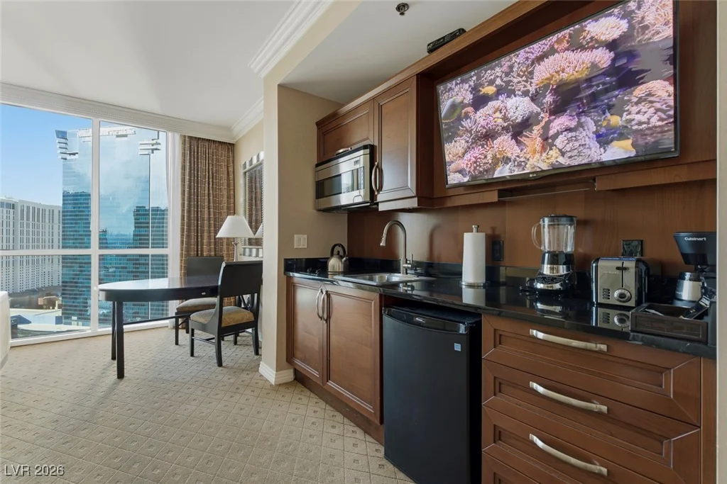 135 Harmon, Las Vegas, NV 89109