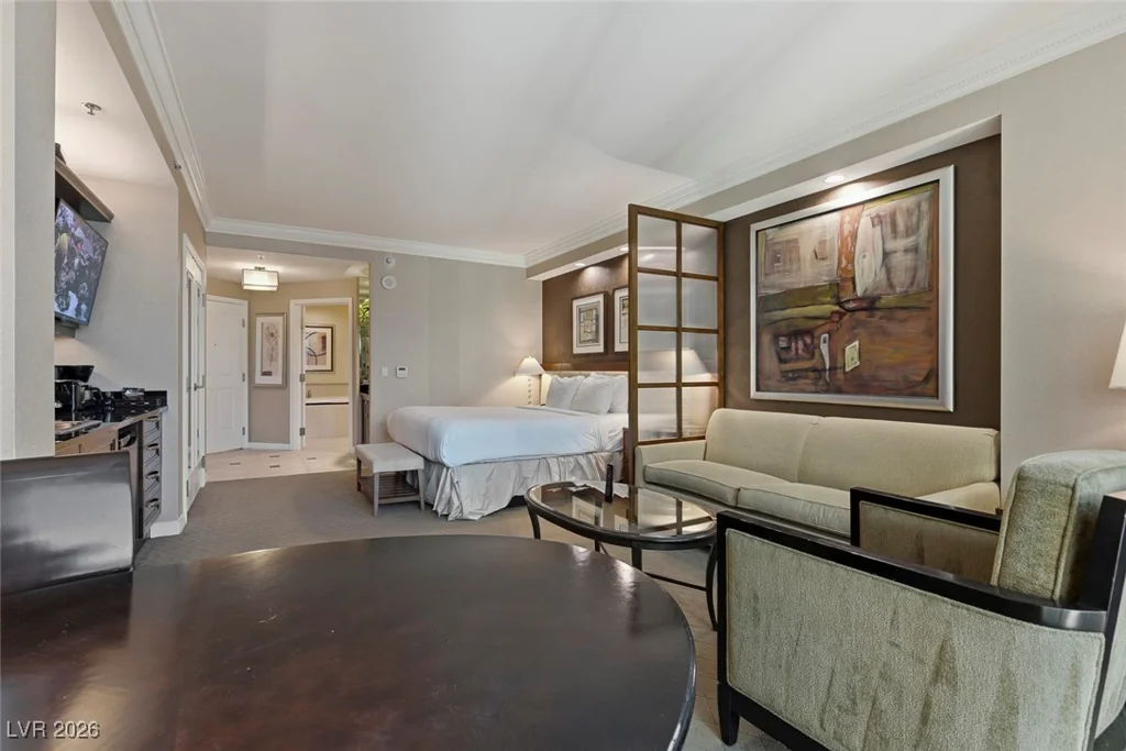 135 Harmon, Las Vegas, NV 89109