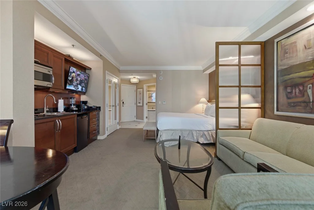 135 Harmon, Las Vegas, NV 89109