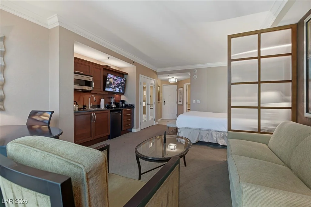 135 Harmon, Las Vegas, NV 89109