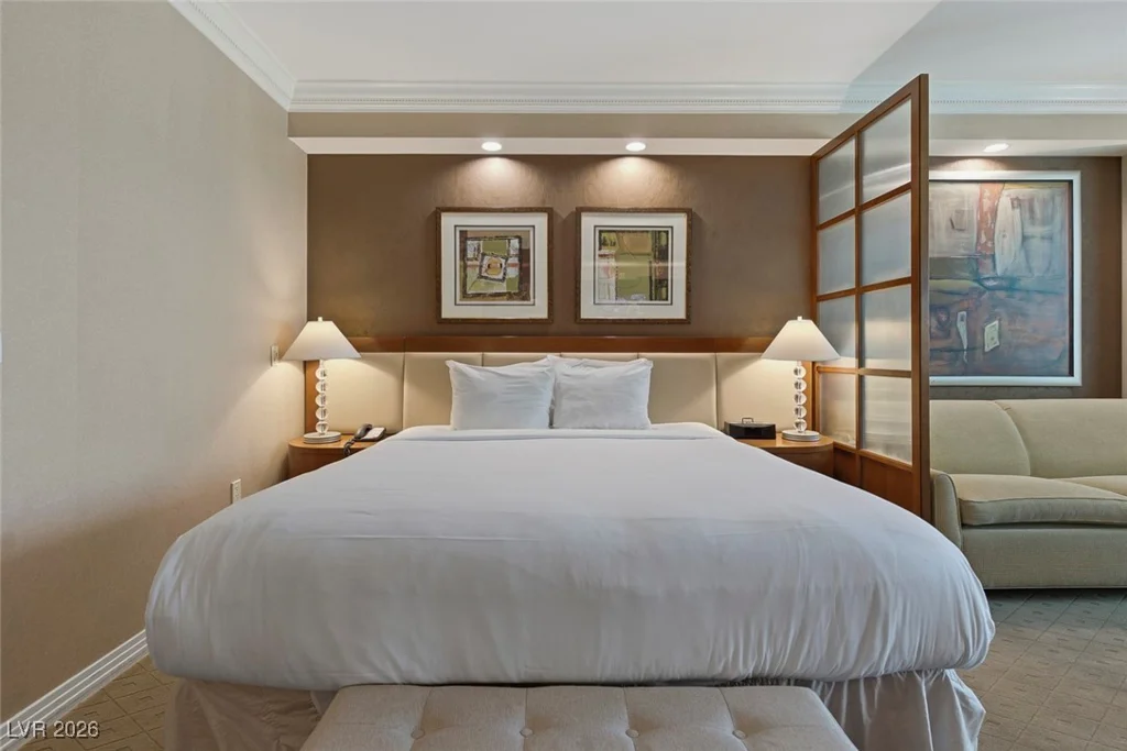 135 Harmon, Las Vegas, NV 89109