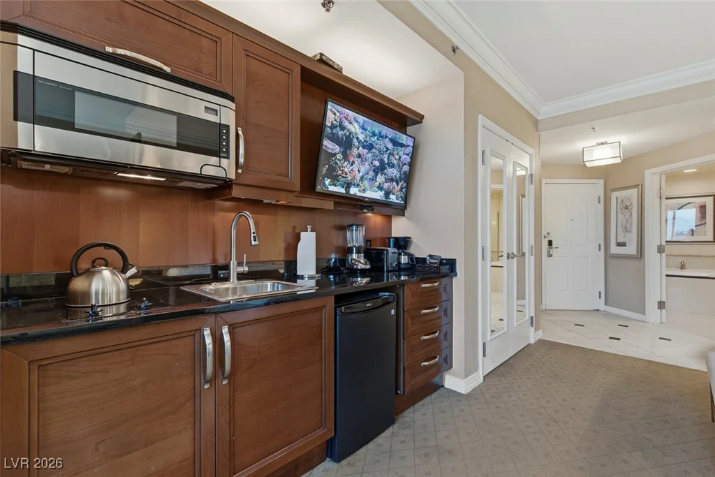 135 Harmon, Las Vegas, NV 89109