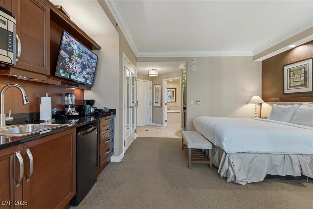 135 Harmon, Las Vegas, NV 89109