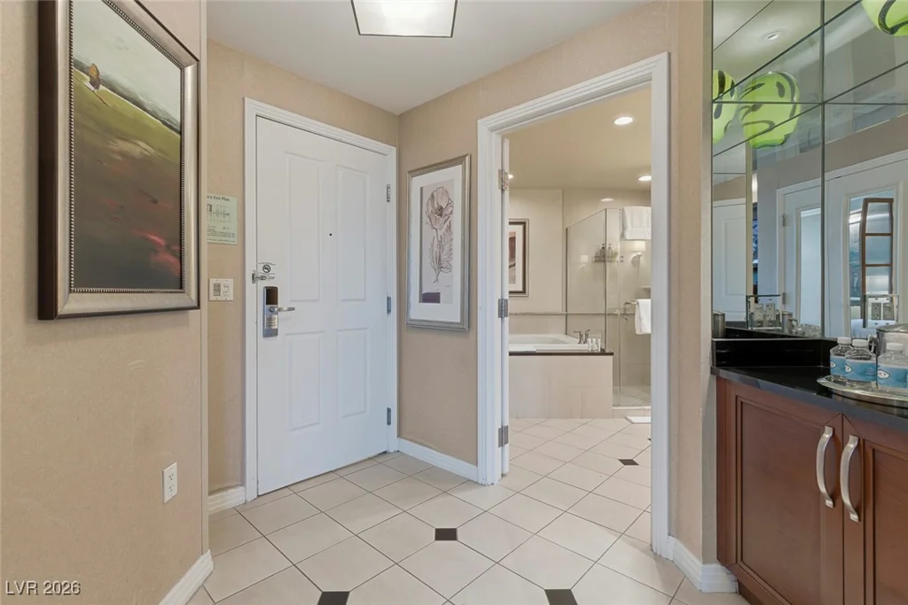 135 Harmon, Las Vegas, NV 89109