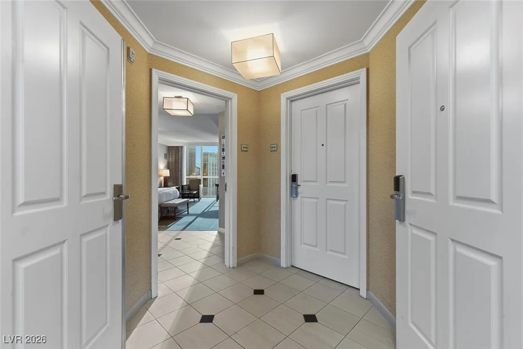 135 Harmon, Las Vegas, NV 89109