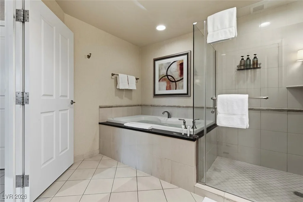 135 Harmon, Las Vegas, NV 89109
