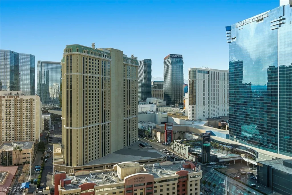135 Harmon, Las Vegas, NV 89109