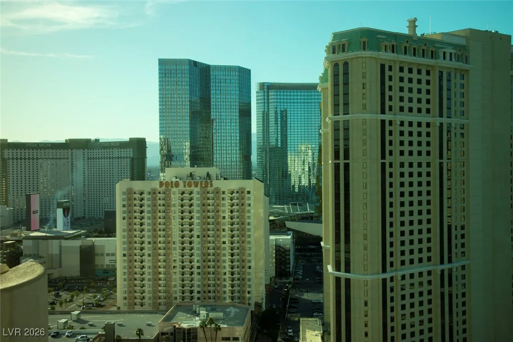 135 Harmon, Las Vegas, NV 89109