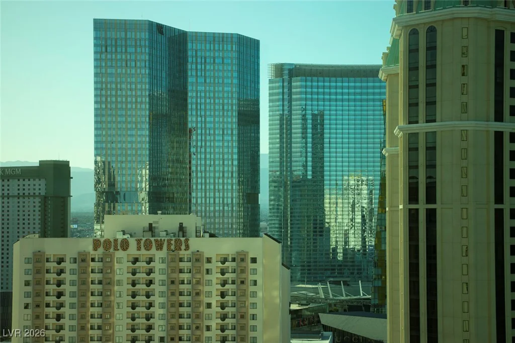 135 Harmon, Las Vegas, NV 89109