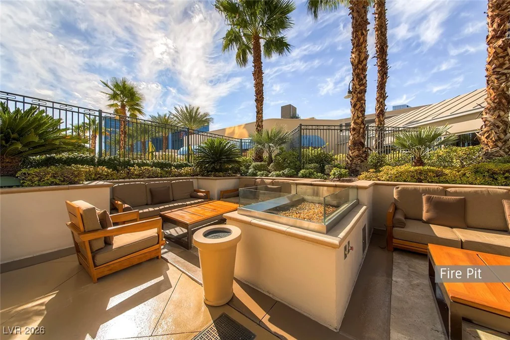 135 Harmon, Las Vegas, NV 89109