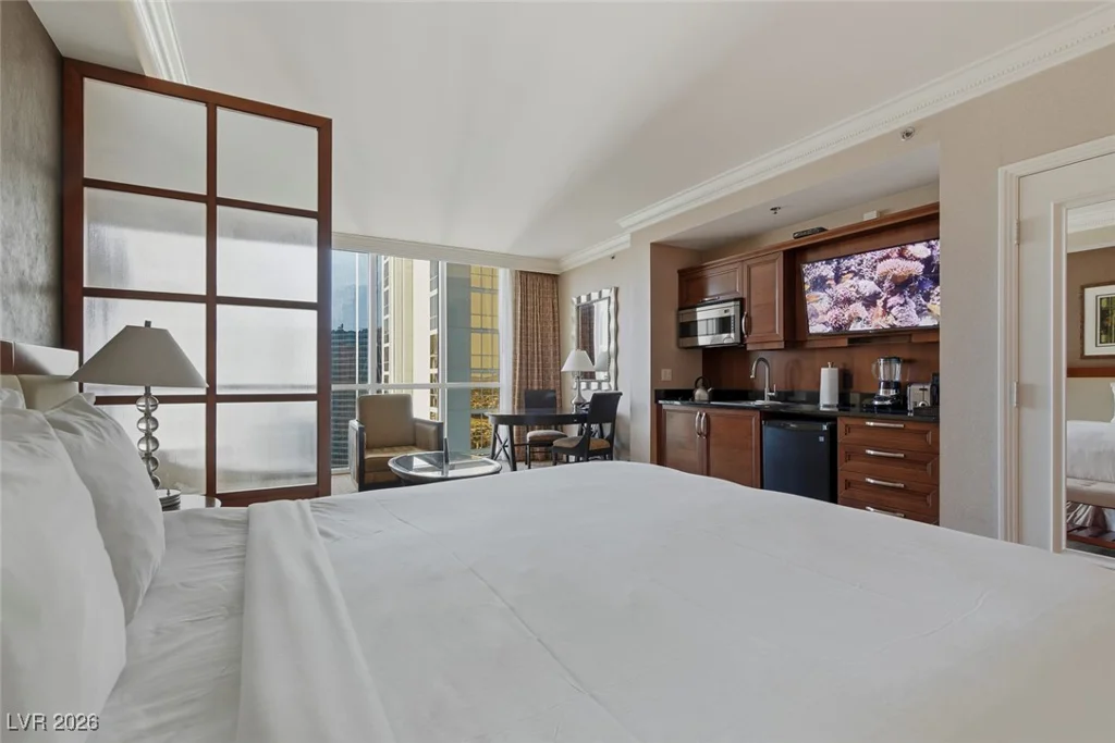 135 Harmon, Las Vegas, NV 89109