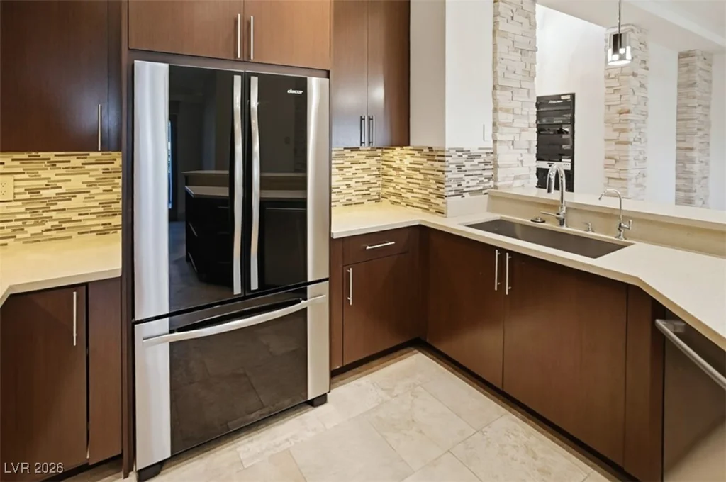 7146 Mission Hills, Las Vegas, NV 89113