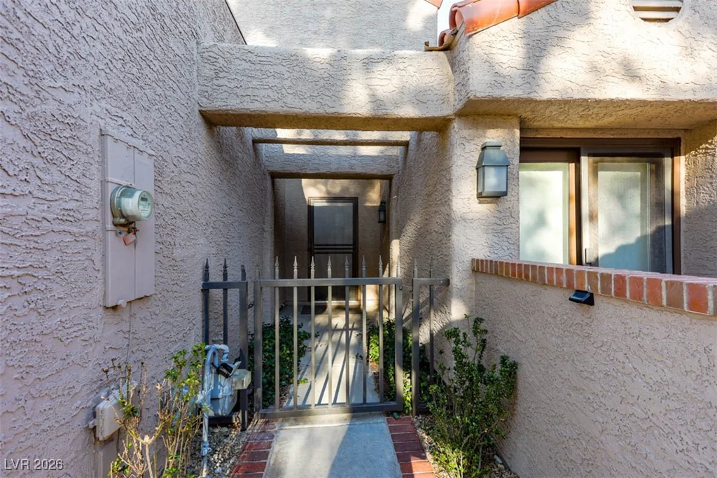 7146 Mission Hills, Las Vegas, NV 89113