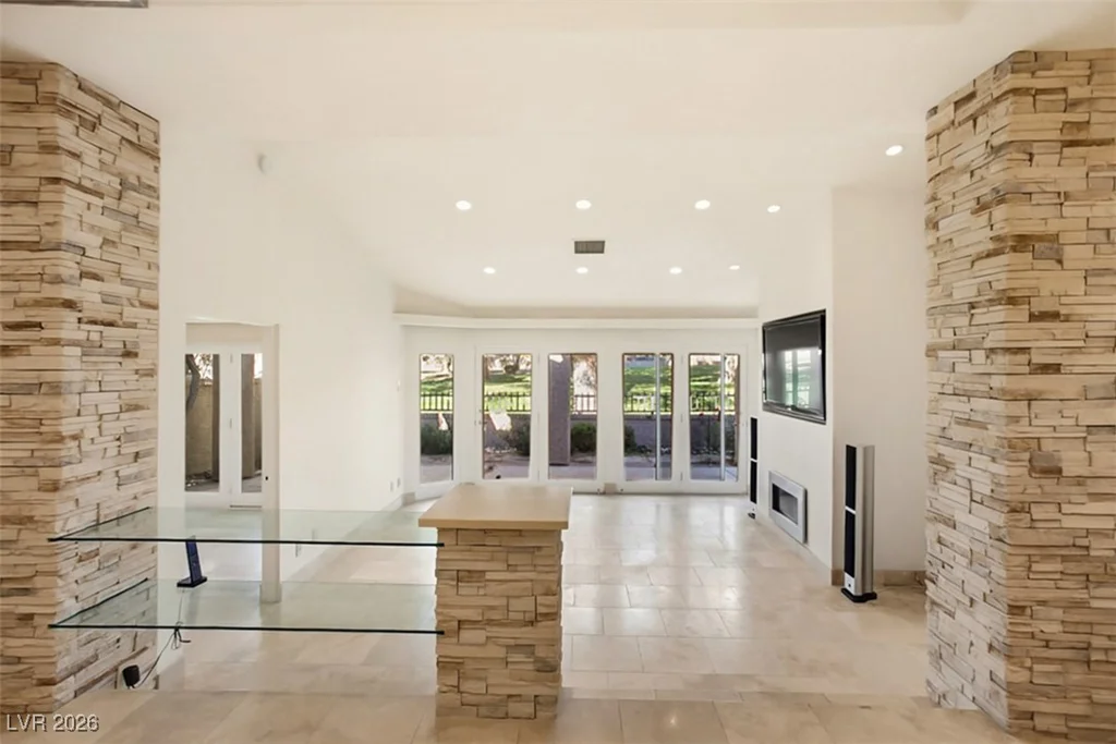 7146 Mission Hills, Las Vegas, NV 89113