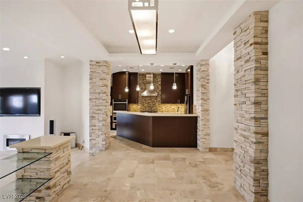 7146 Mission Hills, Las Vegas, NV 89113