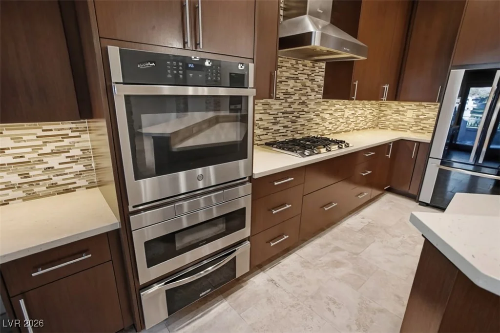 7146 Mission Hills, Las Vegas, NV 89113