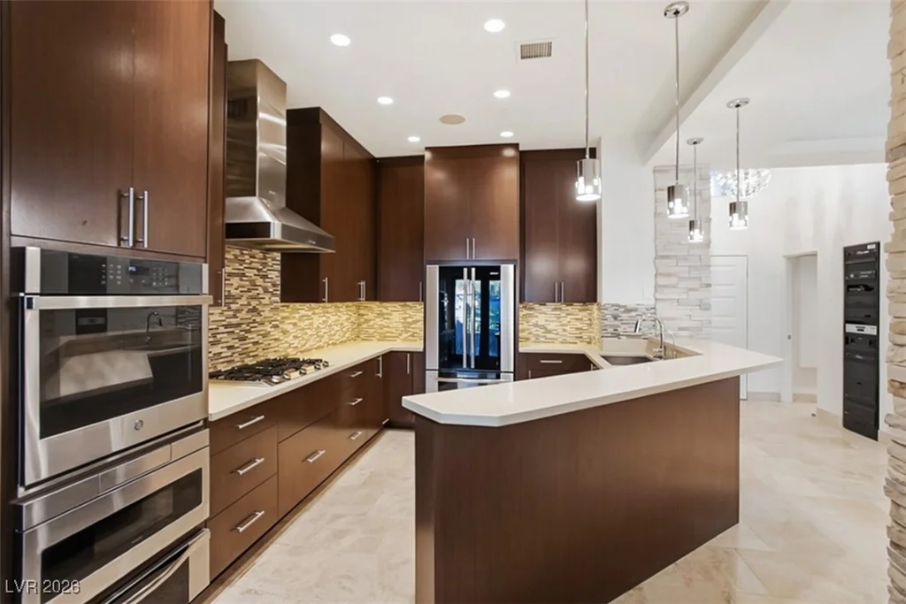 7146 Mission Hills, Las Vegas, NV 89113