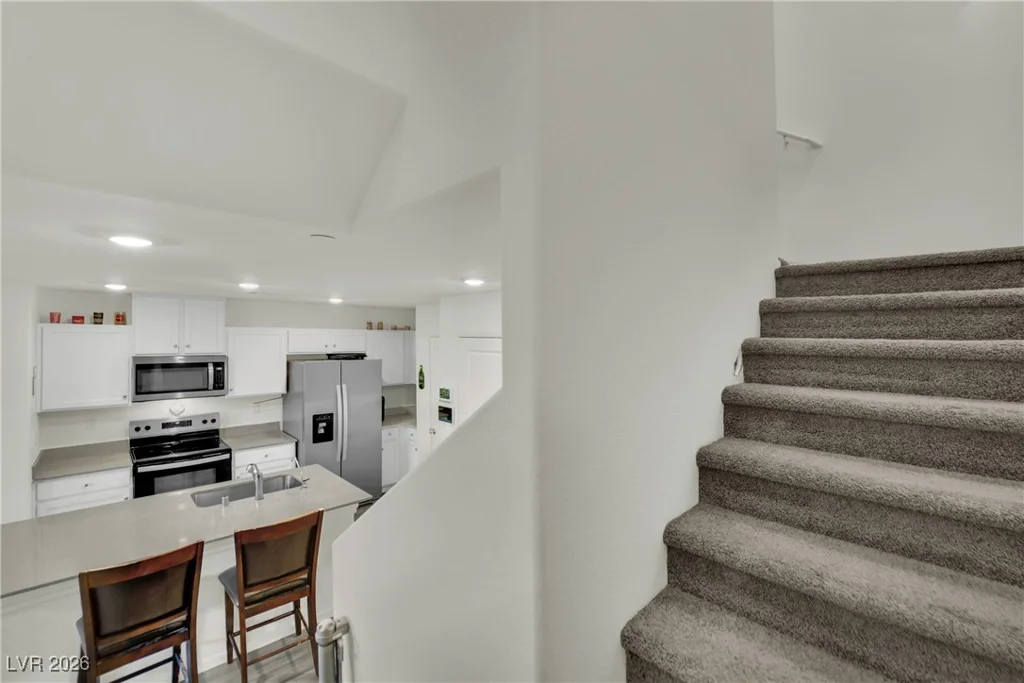 6958 Stafford Hill, Las Vegas, NV 89166