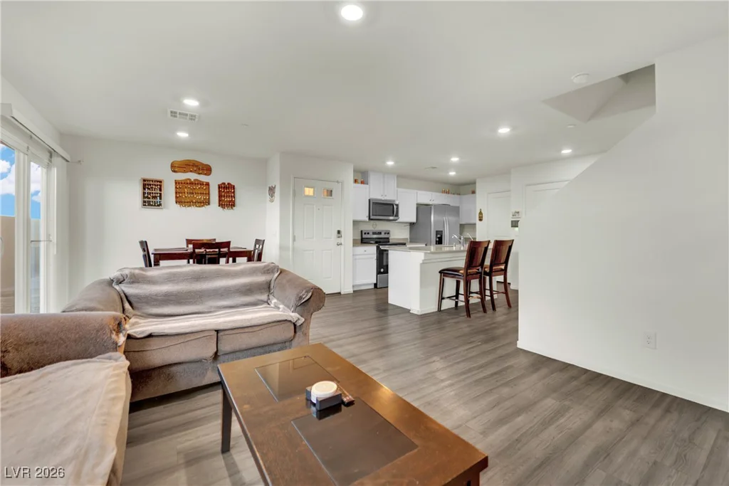 6958 Stafford Hill, Las Vegas, NV 89166