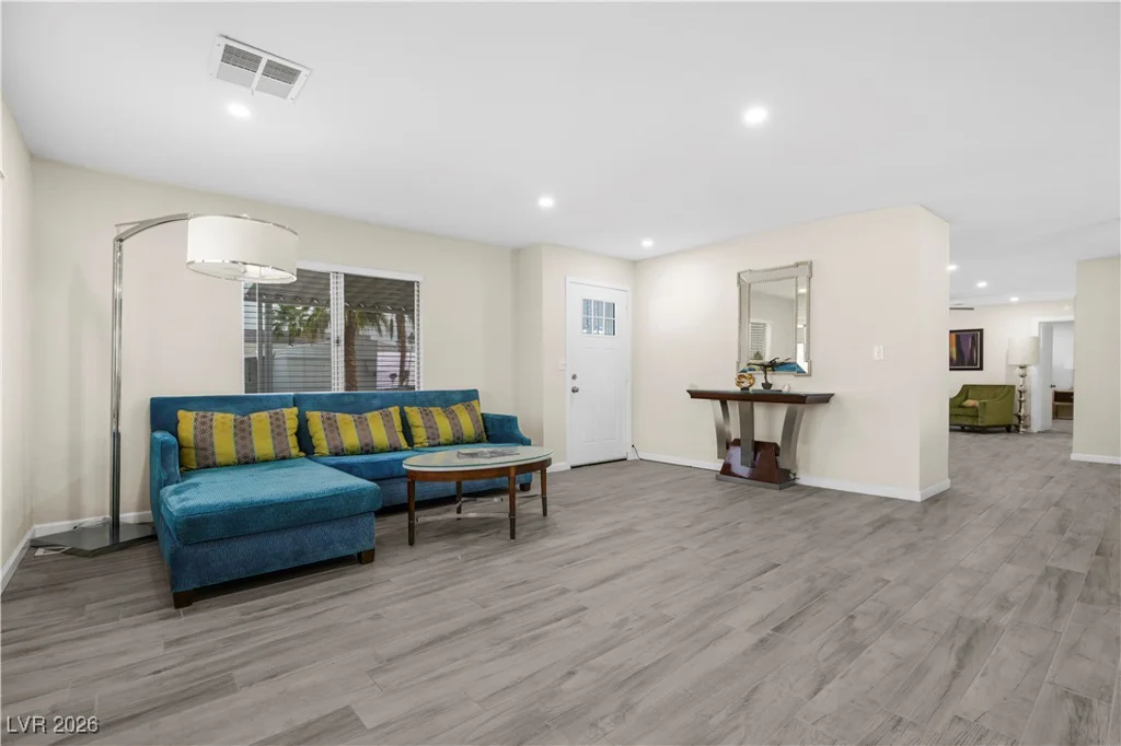 4955 Ridge, Las Vegas, NV 89103