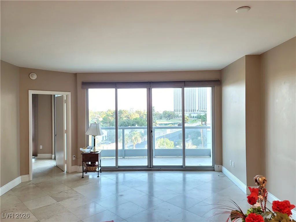 322 KAREN, Las Vegas, NV 89109