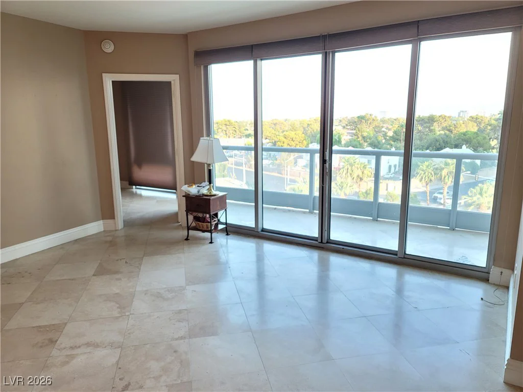 322 KAREN, Las Vegas, NV 89109