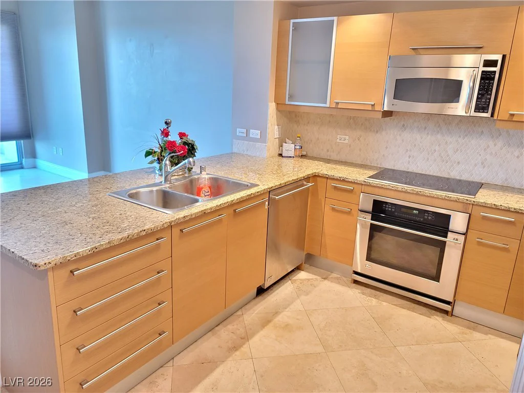 322 KAREN, Las Vegas, NV 89109