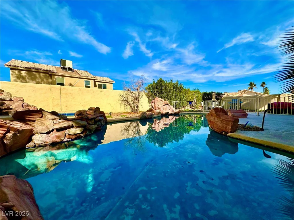 6482 Willow Breeze, Las Vegas, NV 89118