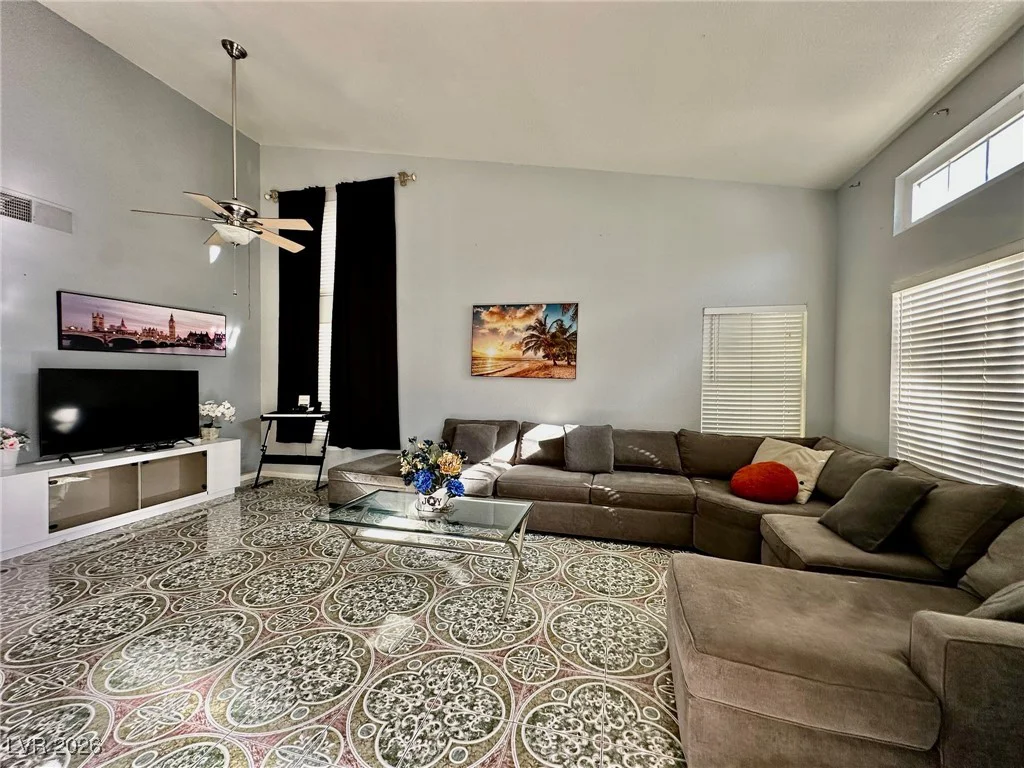 6482 Willow Breeze, Las Vegas, NV 89118