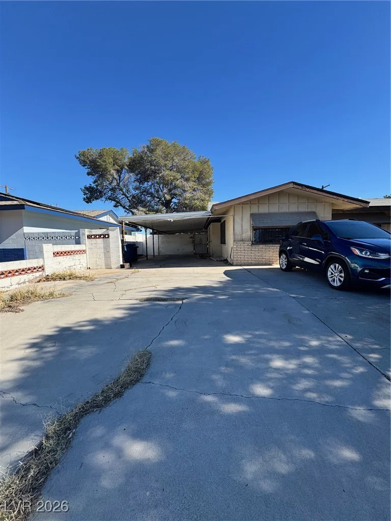 3200 Silver Saddle, Las Vegas, NV 89169