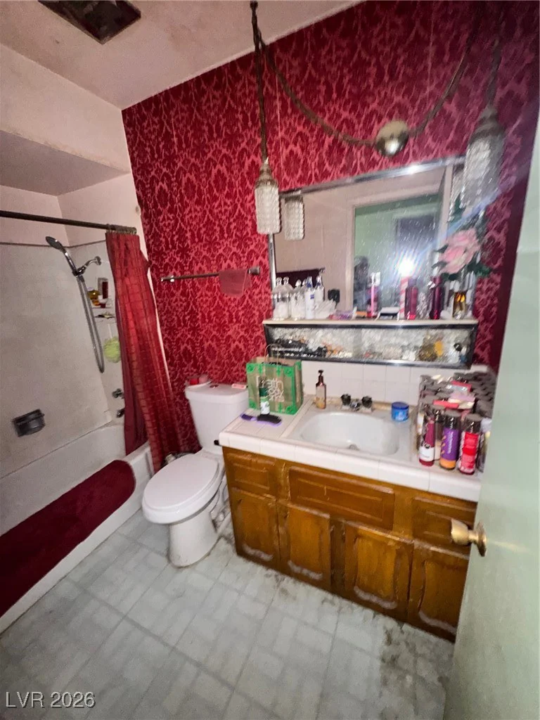 3200 Silver Saddle, Las Vegas, NV 89169